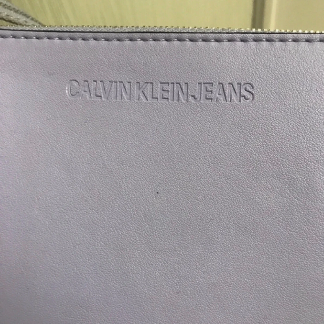 Calvin klein lila väska - 91