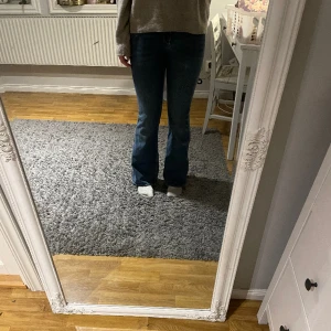 Jeans - Lågmidjade bootcut jeans från hm