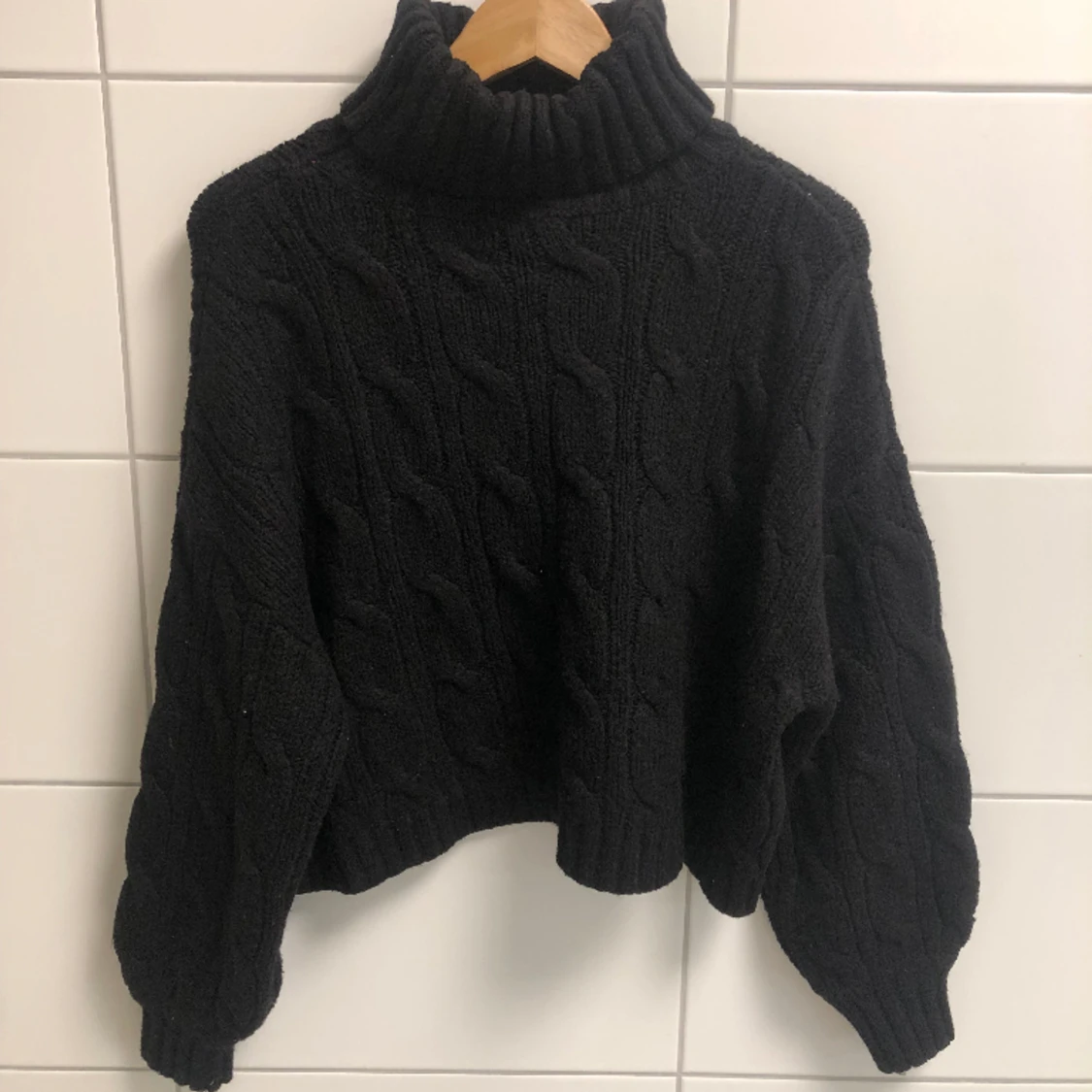 Kabelstickad tröja från Bikbok S - 91