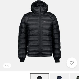 Peak performance jacka  - Sparsamt använd därav väldigt fint skick! Storlek S