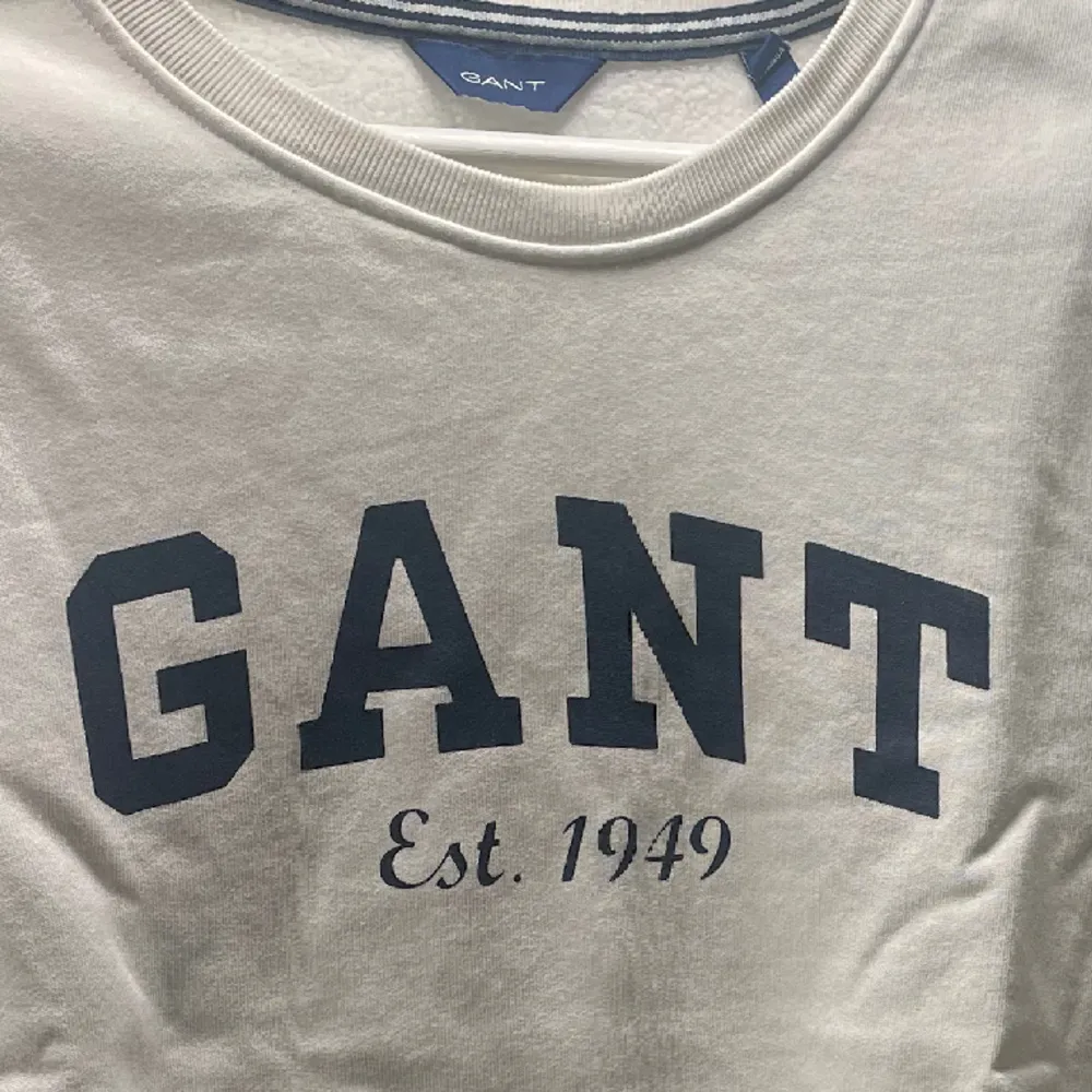 Gant sweatshirt i nyskick🤍. Tröjor & Koftor.