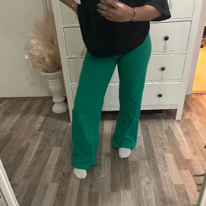 Jeans - Gröna jeans! Gratis frakt!