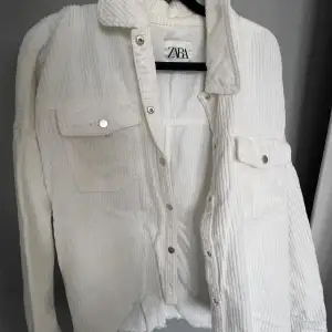En vår-sommar jacka i stlr M från Zara!🤍