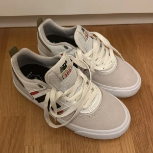 New Balance skor  - Säljer dessa helt nya New Balance skor då de aldrig kommit till användning. Storlek 36. Pris: 750kr+frakt 