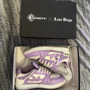 Vicinity X Lost Boys Sneakers - Skick 9/10, Knappt använda, Pris kan diskuteras!