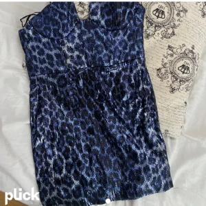 Zara glitter klänning - Finaste glitterkkänningen ifrån zara perfekt inför nyår aldrig använd i strl xs 