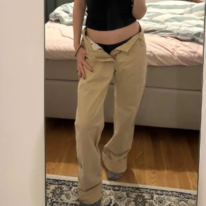 Jeans  - Killbyxor som är classic fit jeans från MC. GORDAN. Knappast använda eftersom dom är för långa på mig (är 165) passar 170+. W: 34 L: 34 är i fint skick!