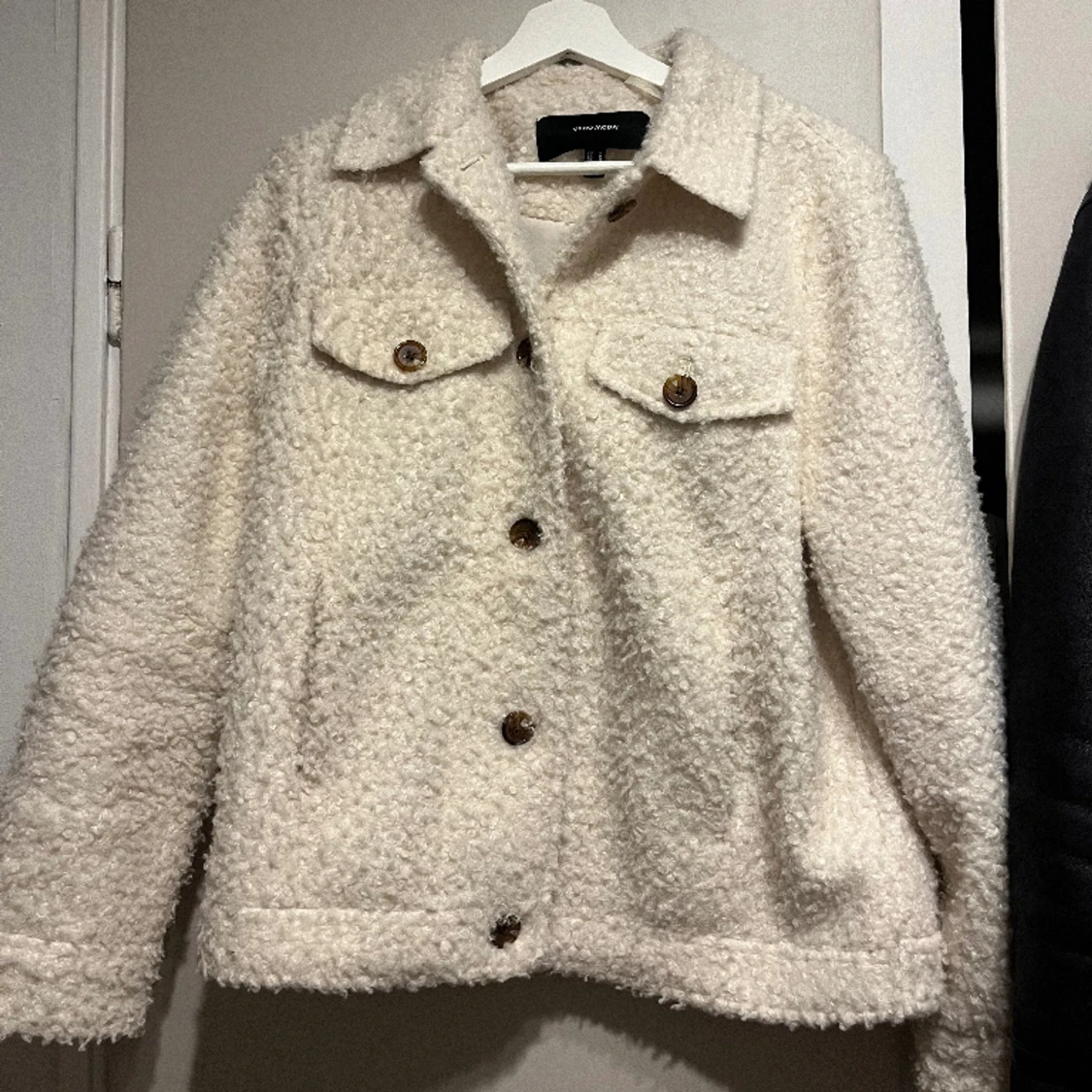 Vit jacka från Vero Moda 