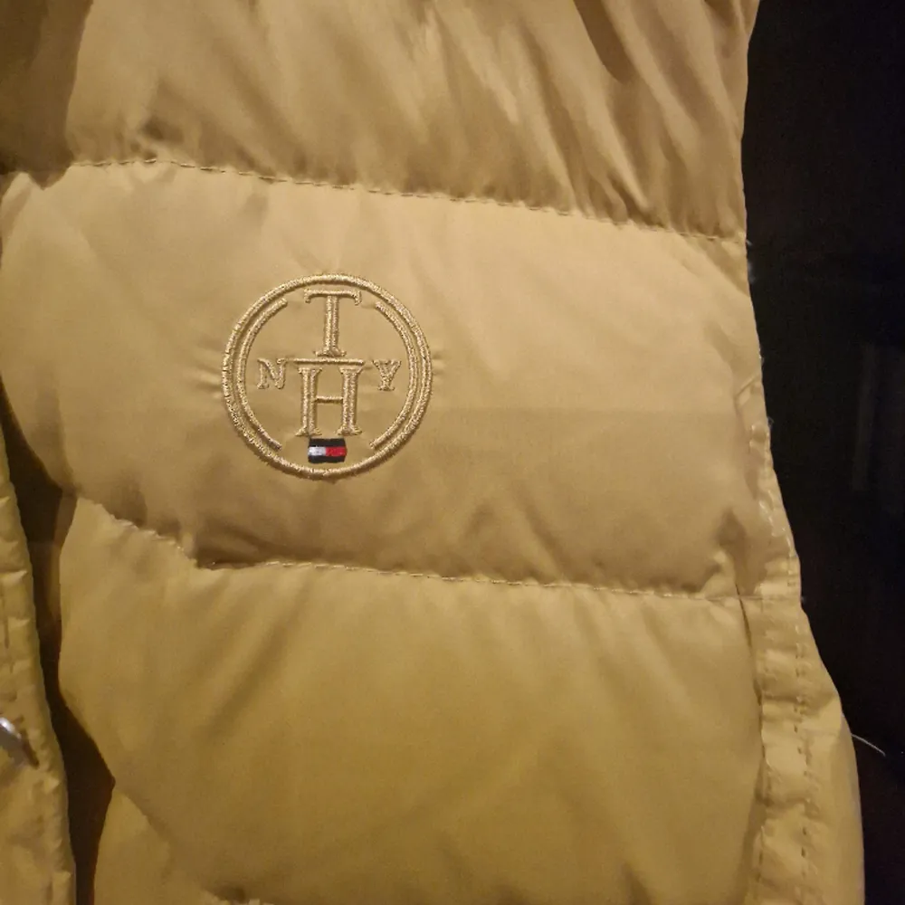 Tommy Hilfiger väst i mycket bra skick.  Stl. XL. Jackor.