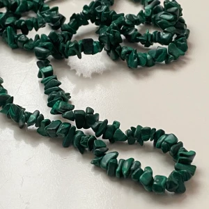 Malakithalsband  - Vackert halsband med gröna malakiter 