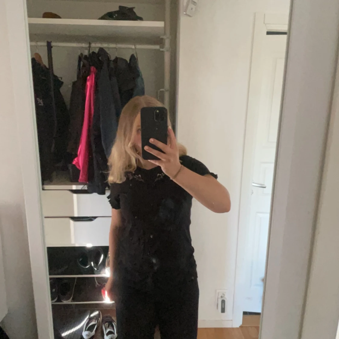 T-shirt med blommor ifrån H&M 