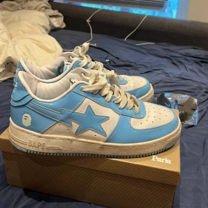 Bapesta blå - Storlek 45 använda men hela. Batchen från 2021