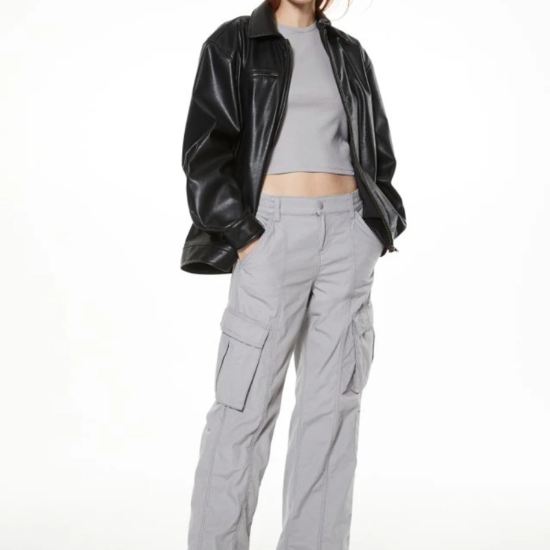 Gråa cargobyxor, H&M, Dam strl 38