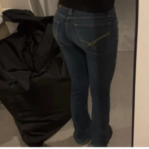 Denimbird jeans! - Säljer dessa lågmidjade bootcut jeans från 90talet, älskar dessa men passar tyvärr inte längre. 