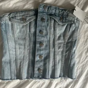 Jeans topp från zara, ny med lapp