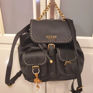 Dam ryggsäck  - Mycket fint, nya ryggsäck Guess firman