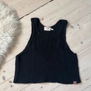 Double Agent Croched top  - Svart virkad topp från Double agent. Str S