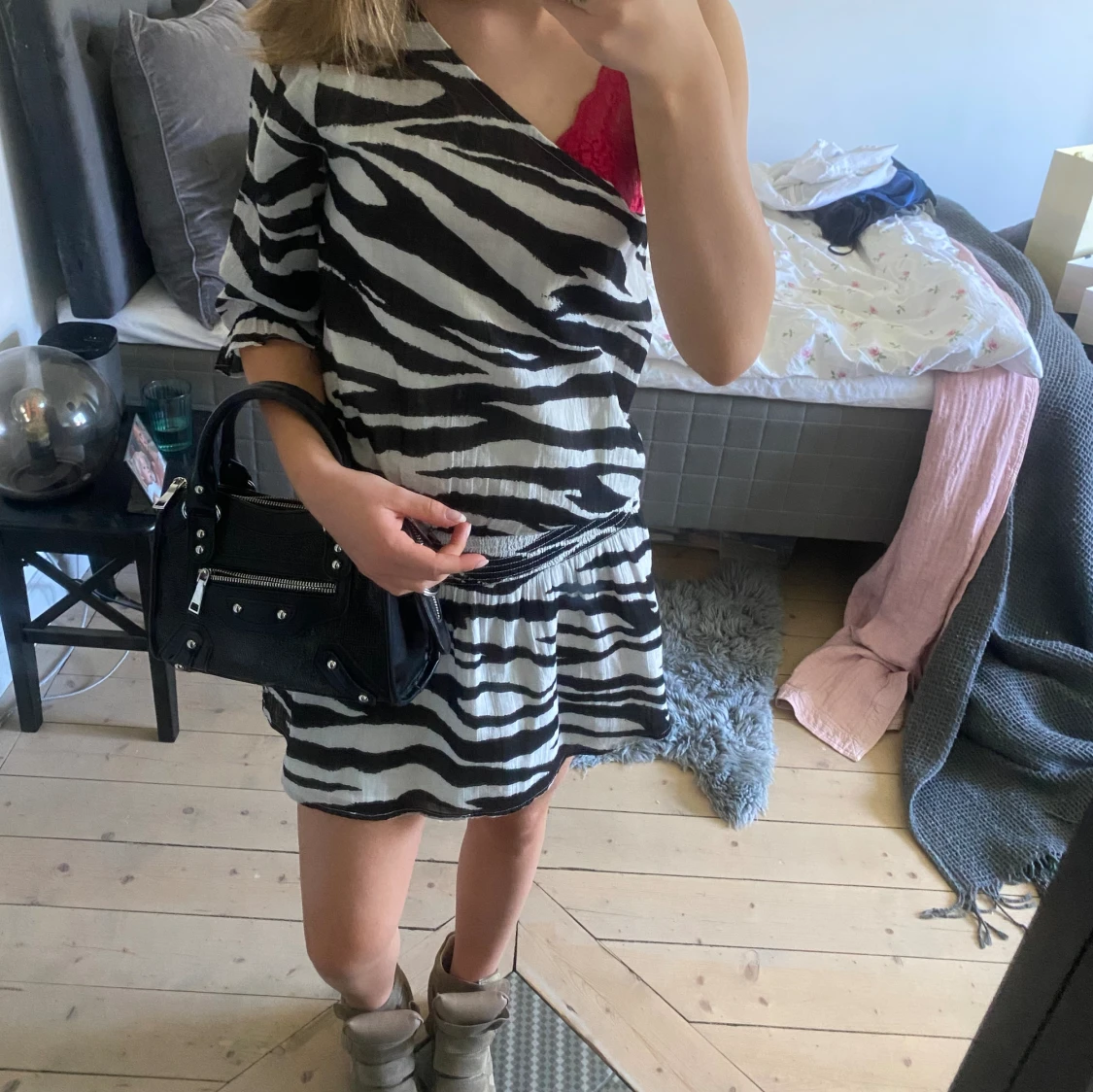 One sholder kort  klänning  - 90