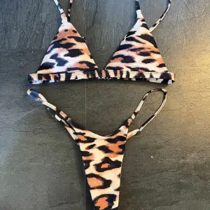 Leopard färgad bikini, använd en gång