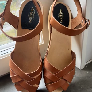 Swedish haabeens👑 - Helt oandvända pga fel storlek. Så fina och i super skick. Perfekta nu till sommaren😻💖