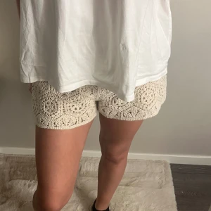 Shorts - Säljer dessa shorts som knappt är använda, köpta för två somrar sen på hm!