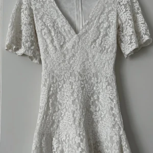 Studentklänning  - Säljer studentklänning/ festklänning 