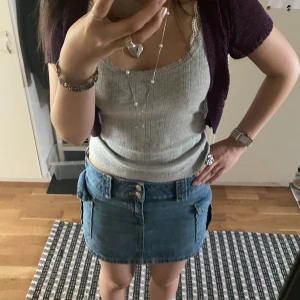 Lowwaist jeans kjol - Perfekt skick, lowwaist med fina fickor 