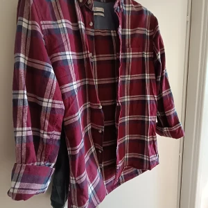 Fresh skjorta - Aldrig använd. Legit som ny, skön och mjuk.