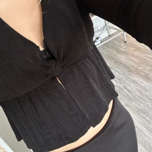 Top - Jättefin top köpt på bikbok, säljer då den inte kommer till användning 