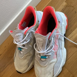 Adidas adiprene skor - Strl 44, skorna i jättebra skicka  