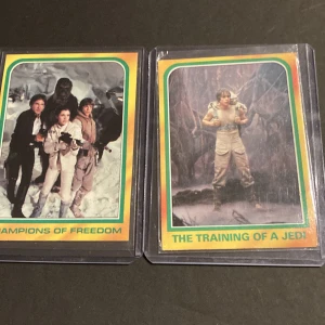 Star Wars vintage samlar kort 1980 - Fina kort skyddade i toploader   Kort utan skydd kan ordnas.