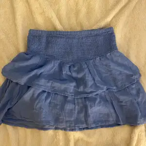 Säljer min jättefina kjol från GinaTricot (young) då den ej kommer till någon användning längre!💞
