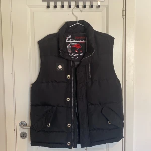 Moose knuckles väst använd Max 7 gånger - Svart snygg väst från moose knuckles 