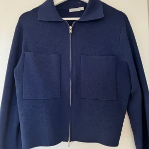 Kofta/tunn jacka - Super fin kofta/tunn jacka från Åhléns som inte kommer till användning 