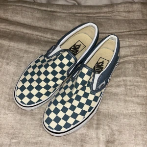 Vans  - Vans i storlek 37, sparsamt använda!