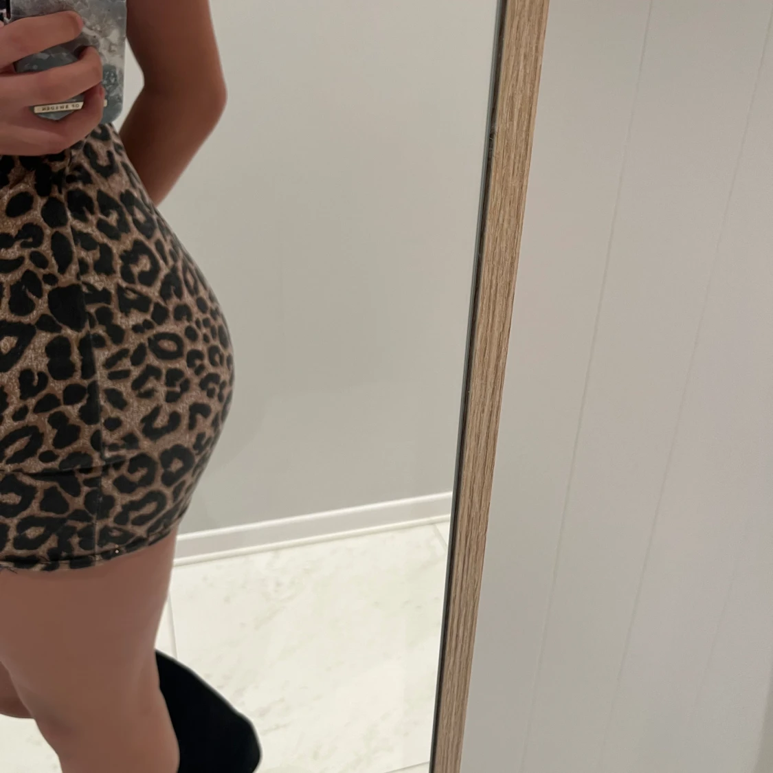 Perfekt leopard klänning - 90