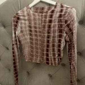 Tröja - Jättefin tröja. Skick som ny, knappt använd bara legat i garderoben. 