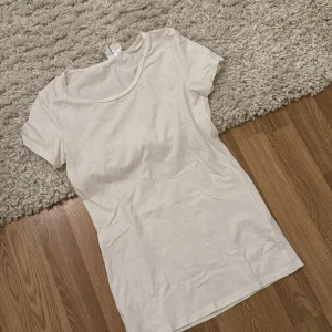 Helt ny t-skirt - Oanvänd!