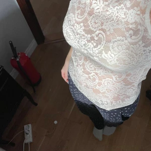 Spets tröja  - Fin tröja från Gina i jättebra skick som 