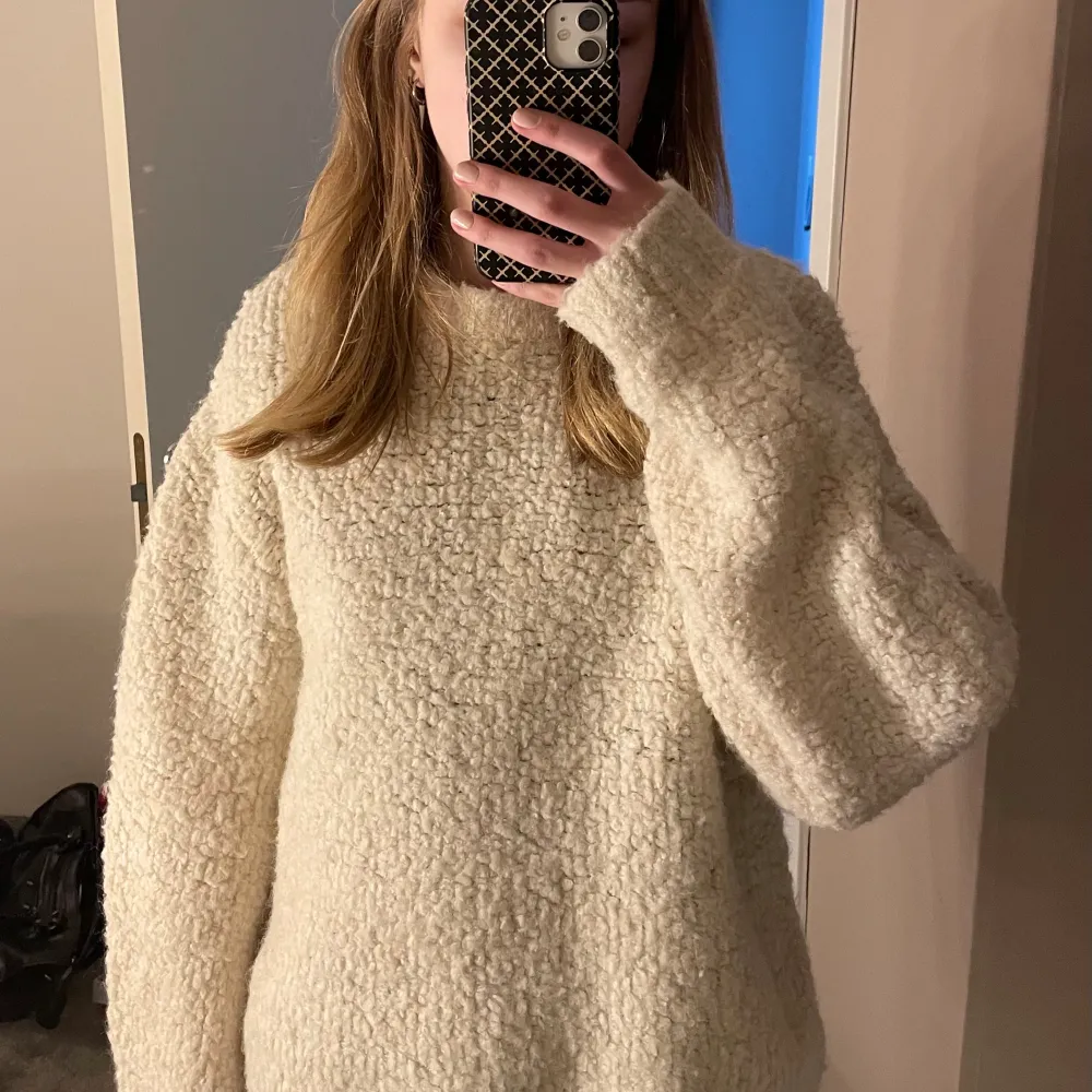 Boulche knitted sweater  Köpt på Gina för 459kr Slutsåld på Gina  Använd fåtal gånger därav nyskick . Stickat.