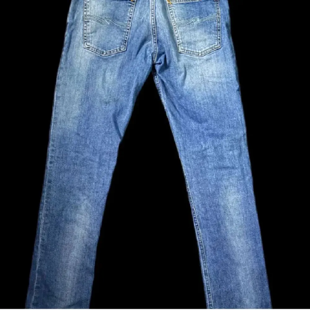 Snygga cleana nudie jeans i modellen tight long john. Storlek W29/L32. Skick 9/10. Hör av vid frågor!. Jeans & Byxor.