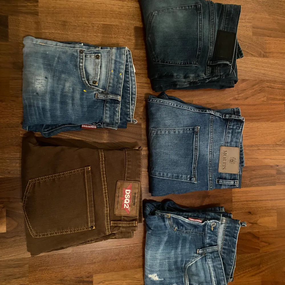 Tjo! Säljer nu sjuuukt snygga slim fit jeans till bra pris. Bara gå in i profilen o kika. Perfekt till sommaren men funkar även året runt. Dsquared2 jeans- 1599kr Morris Jeans-899kr Ralph lauren Jeans-999kr Köp alla 5 för 3999. Jeans & Byxor.