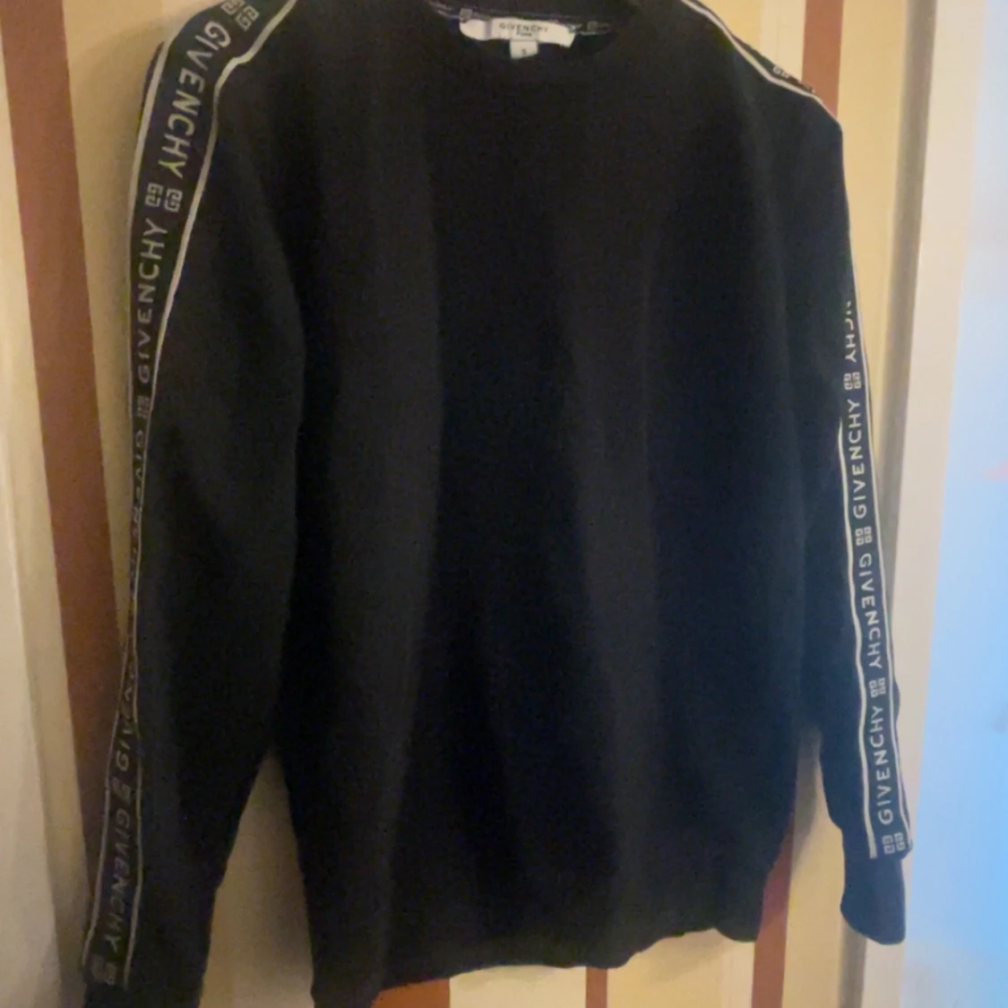 Givenchy Sweatshirt  - 90