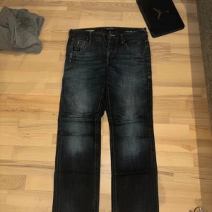 Jack & Jones  - Pris går att diskutera 