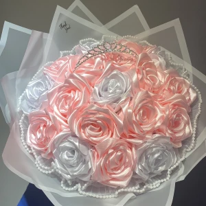 Eviga rosor - Eviga rosor för bra pris och kvalite🤗  Cheka insta och tiktok @eternalroses_sthlm