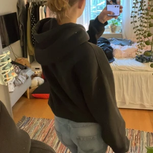 Bik bok hoodie - Svart bik bok hoodie i storlek XS😍 jättebra skick
