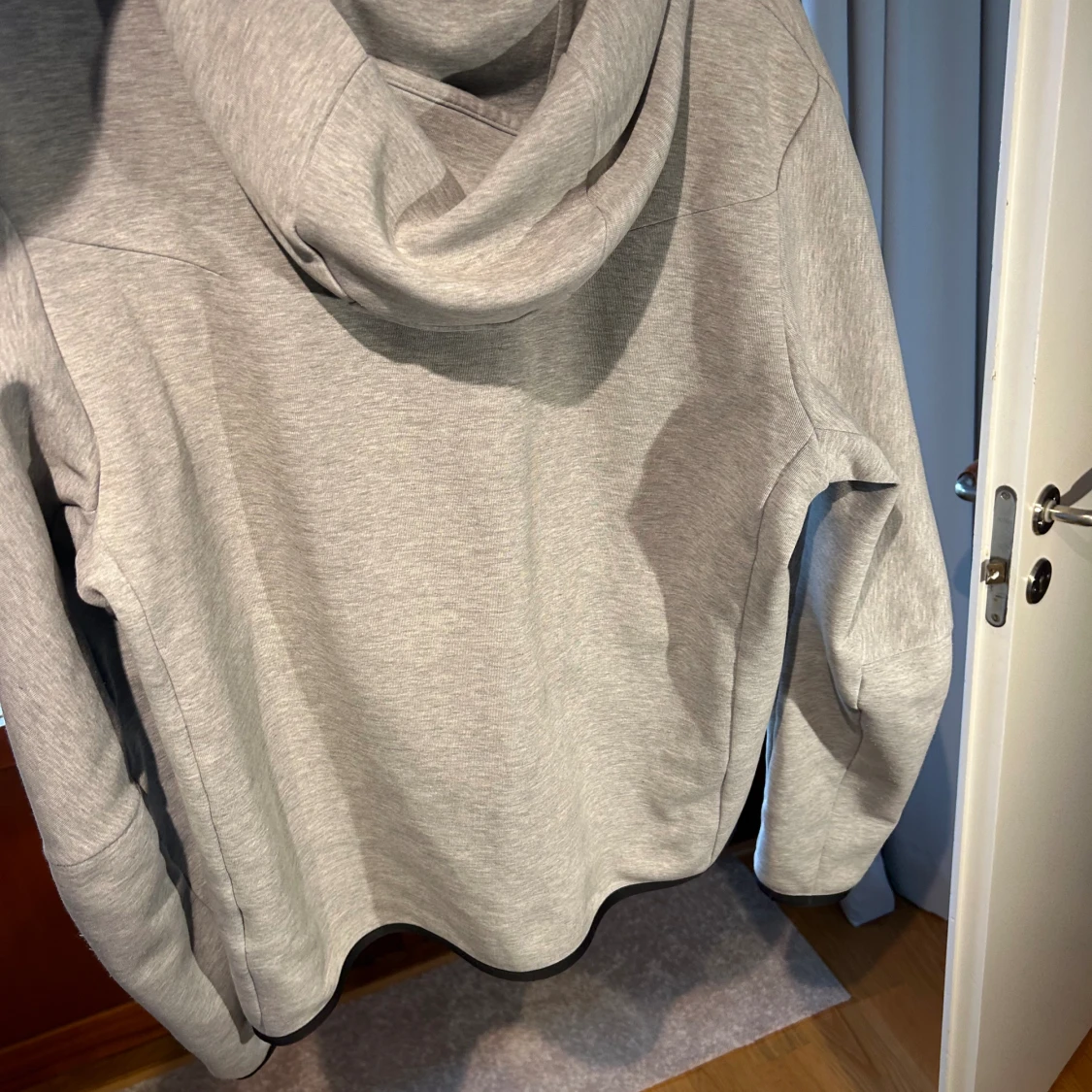 Grå nike tech dress - 92