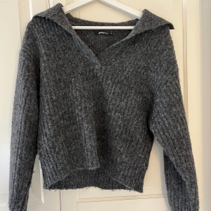 Stickad tröja - Jätte mysig stickad tröja från Gina Tricot✨ Storlek XS Säljer då den inte används 