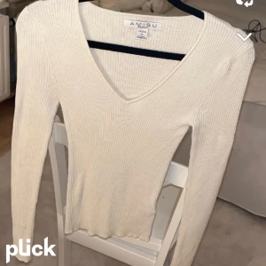 Tröja  - Säljer denna tröja ifrån newyourker eftersom att den inte kommer till användning💓