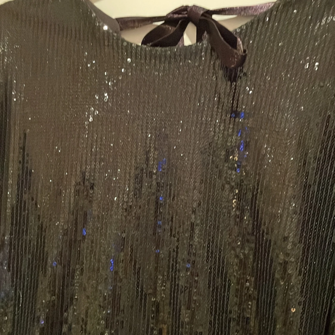 Svart paljettklänning från Kappahl - 90